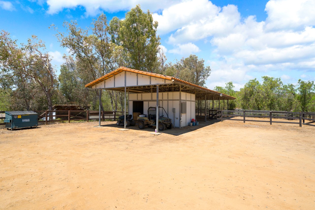 38785 Avenida Bonita