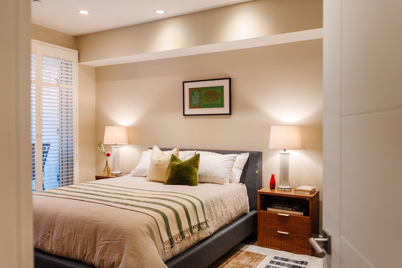 441 S Barrington Ave Unit: 109, Brentwood 