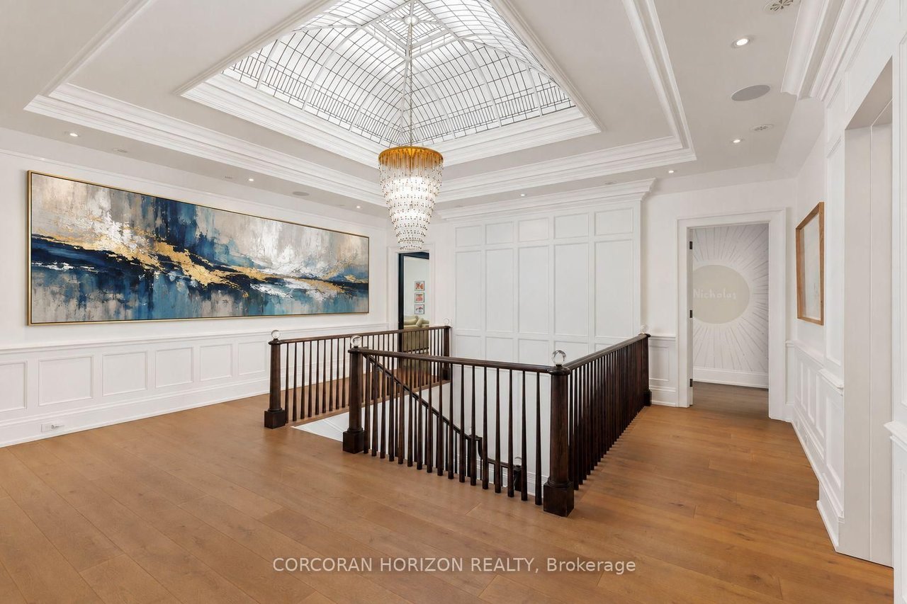 HOGGS HOLLOW CROWN ESTATE