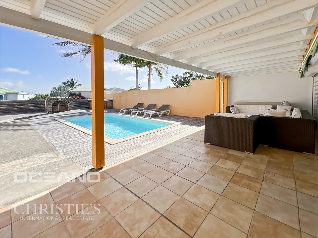 EXCLUSIVITE - 3 bedroom - swimming pool - 5' from the beach - OCEANO Christie's International Real Estate