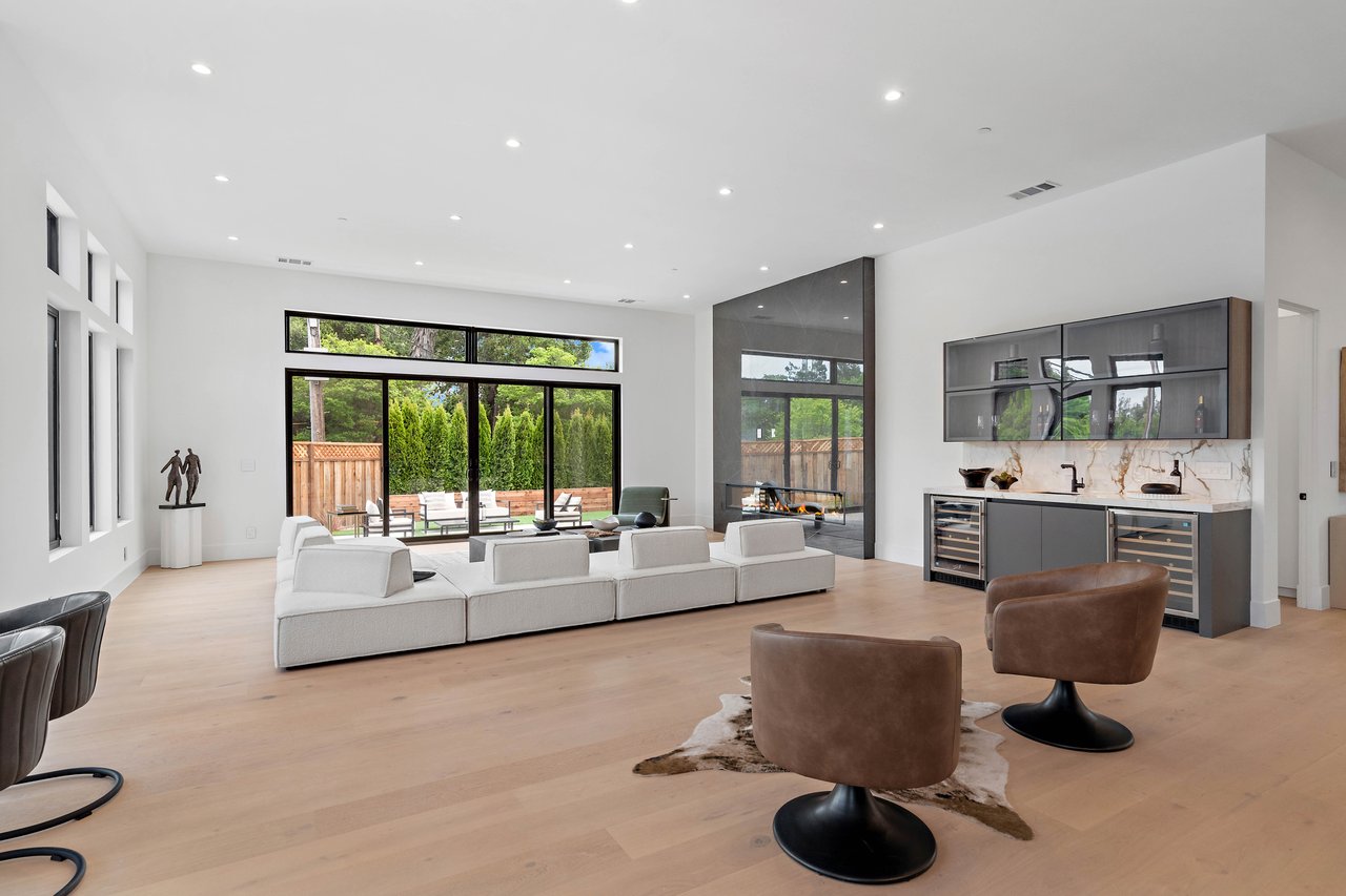 Sun Valley Court