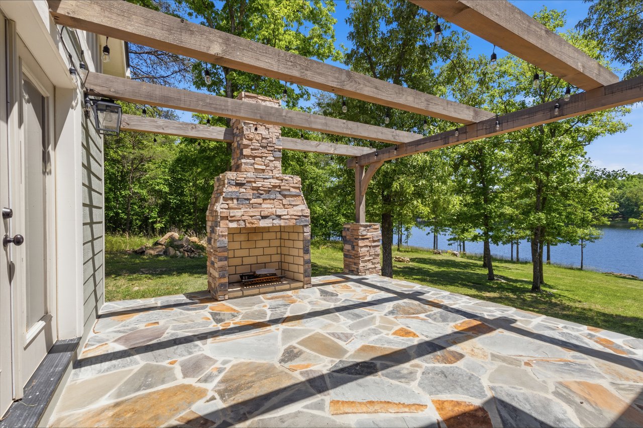 722 Hemlock Ln