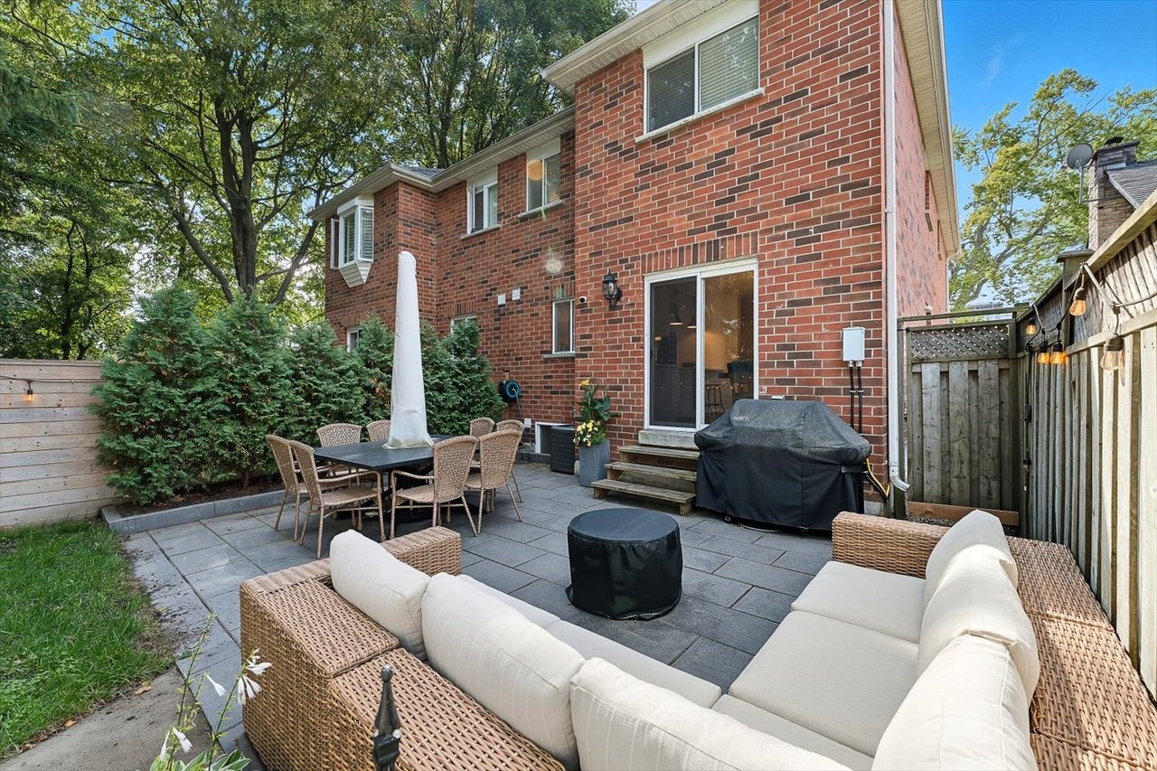 47A Oakwood Ave N