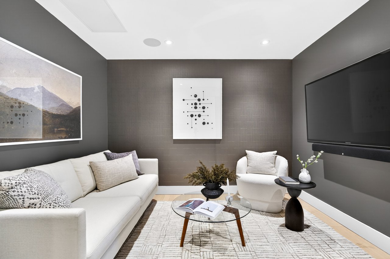 Suite 2806- 180 University Avenue