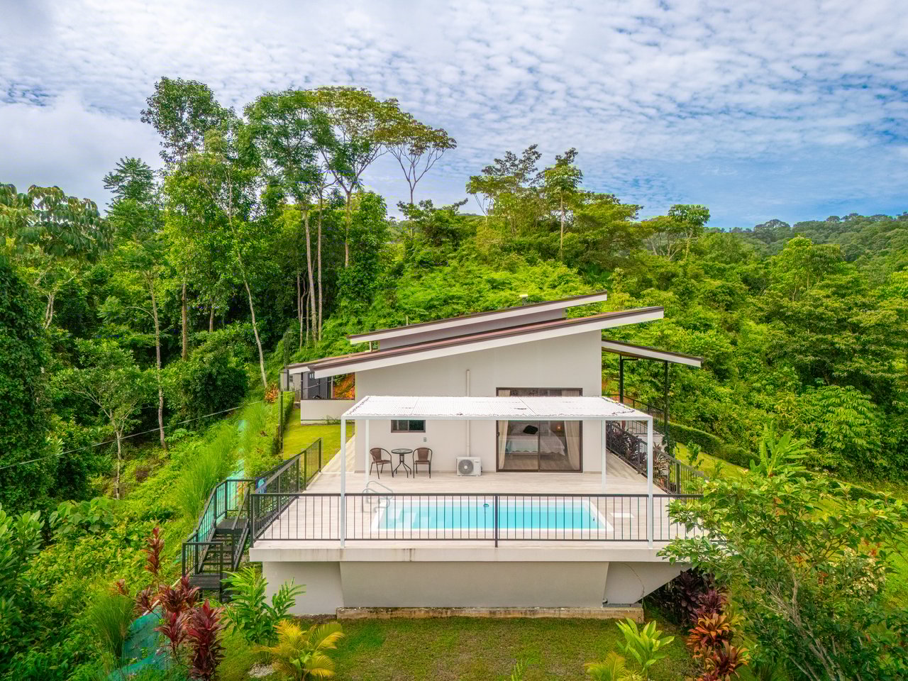 Modern Jungle Oasis in Finca Marañon – A Slice of Paradise in Ojochal, Costa Rica
