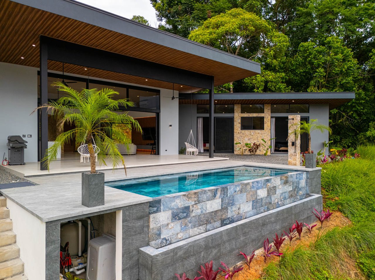 Ojochal Modern Jungle Home with Infinity Pool & Mountain Views