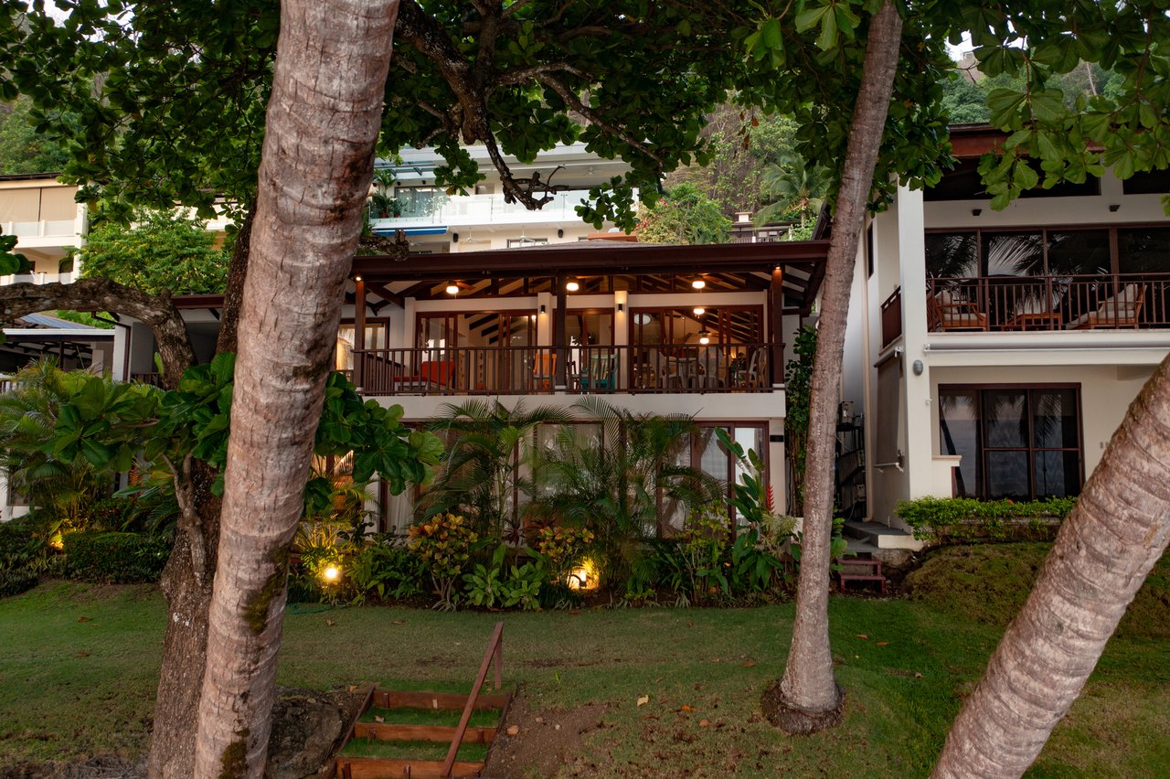 Beachfront Surf Villa, Jaco, Puntarenas