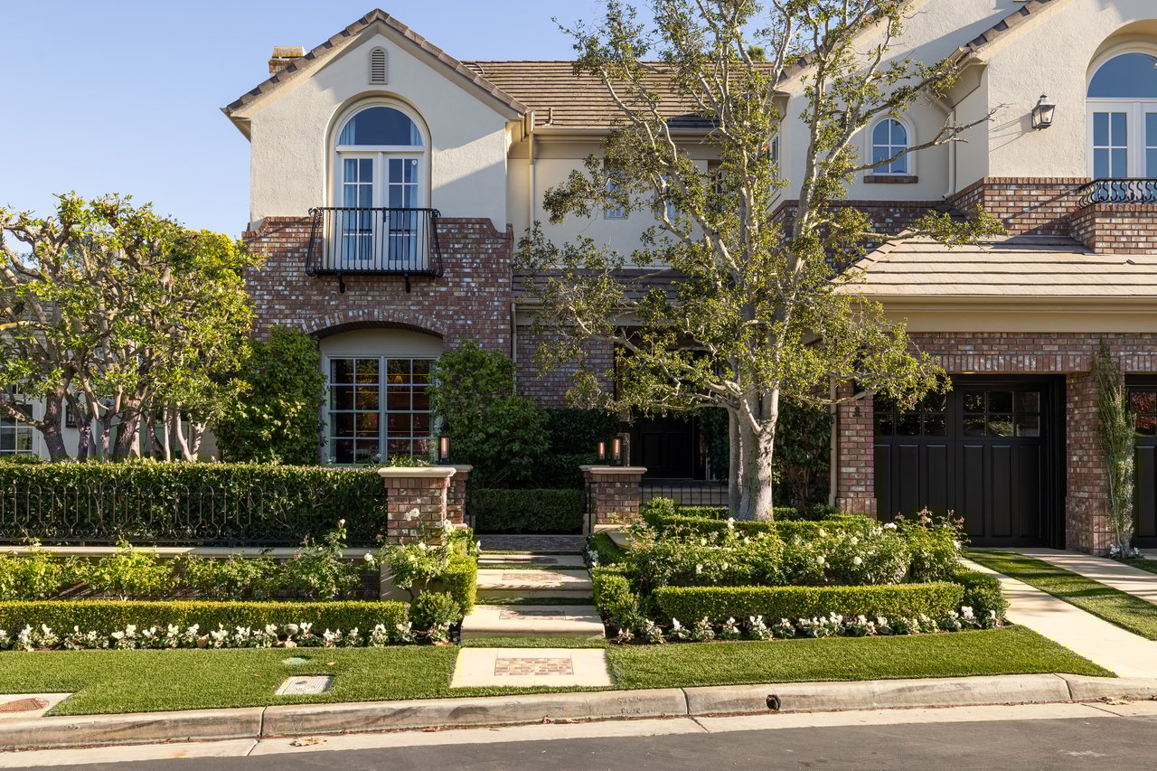8 Gleneagles Drive