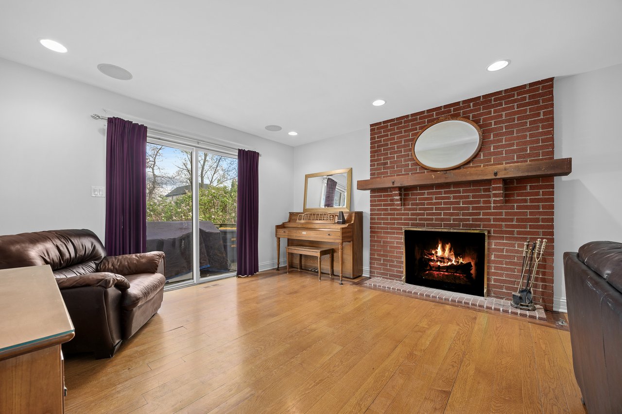 4821 Wallbank Ave, Downers Grove