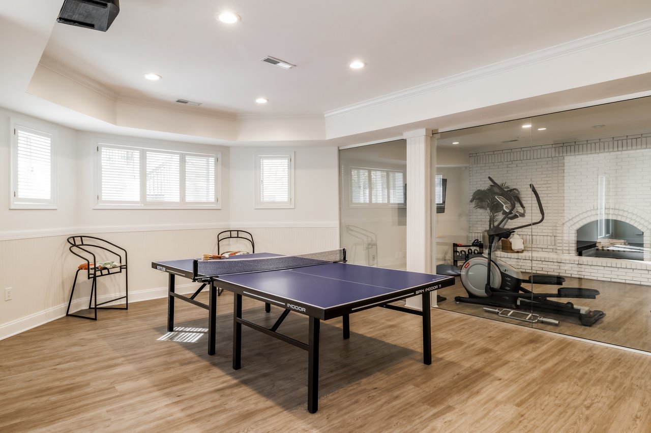 9200 Holly Oak Drive