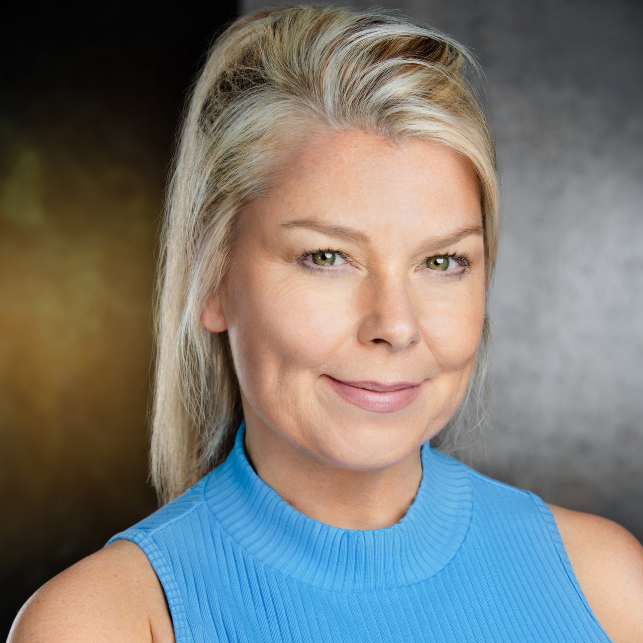 Lori Morrissey Encino, CA Real Estate Agent Headshot
