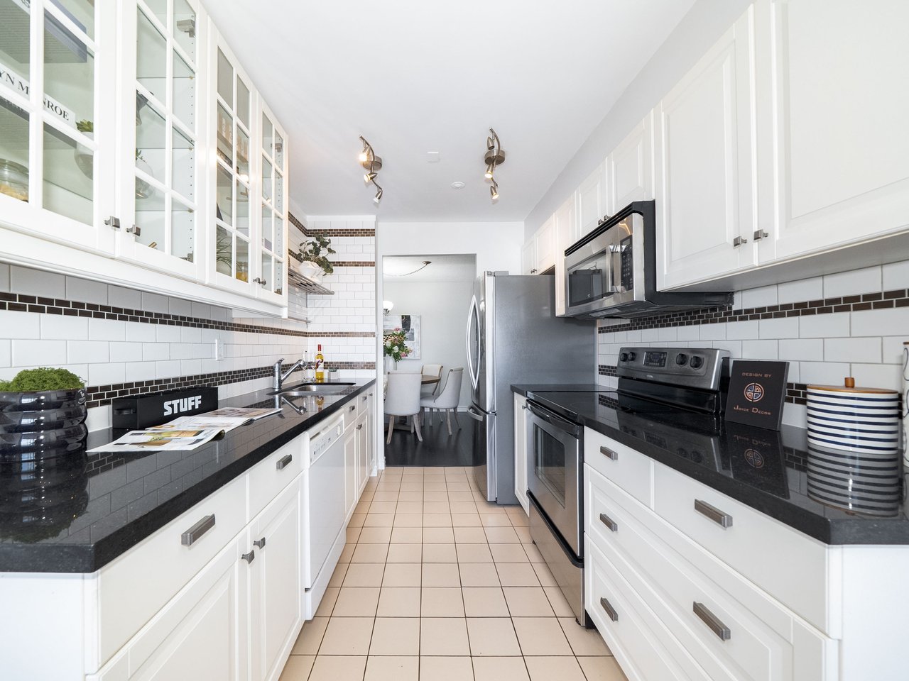 7420 Bathurst Street, 1602