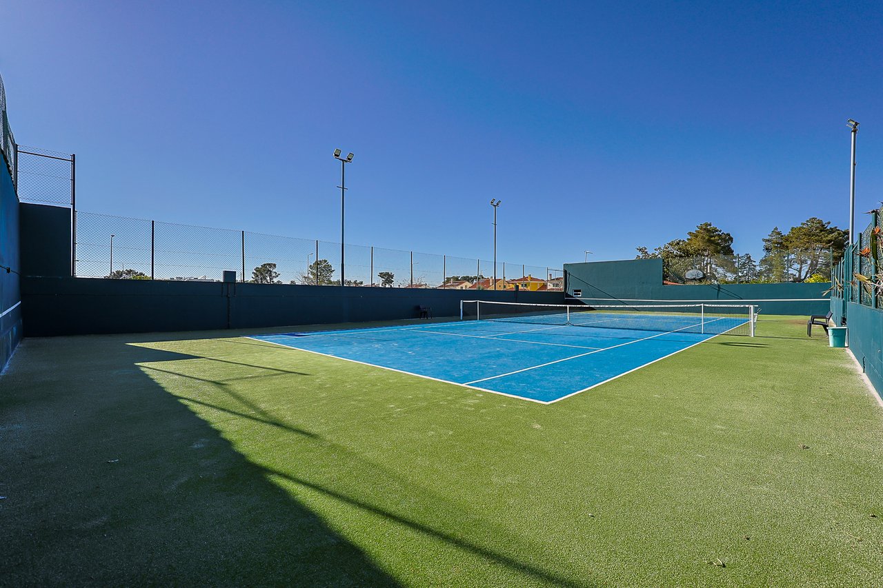 Exclusive 4,000 m² Estate in Azeitão with Tennis Court, Spa & Approved Development Project