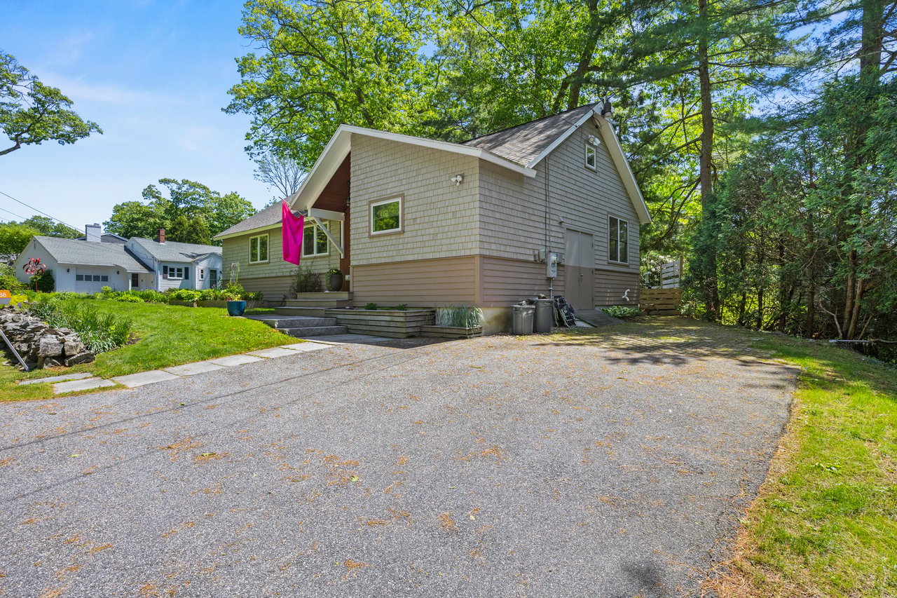 1088 Shore Road