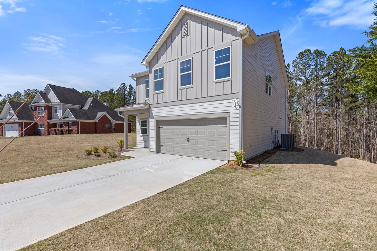 693 Shoals Trl