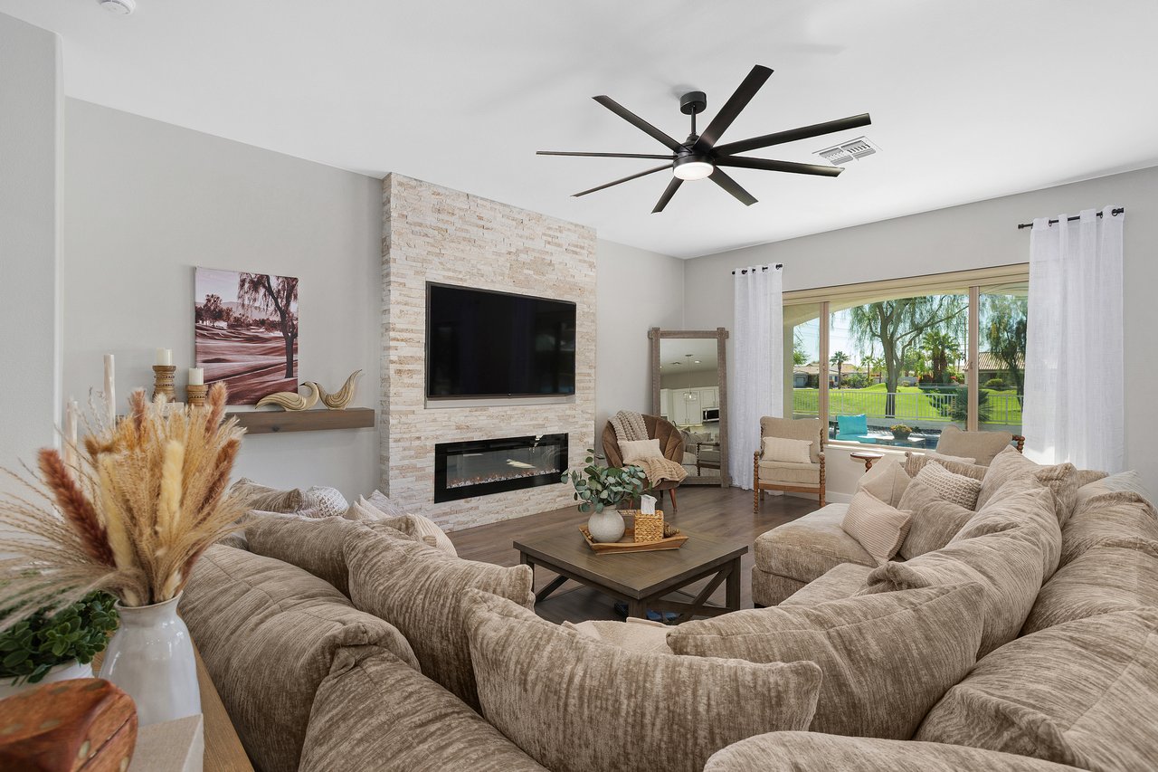 Poolside & Par on San Mateo