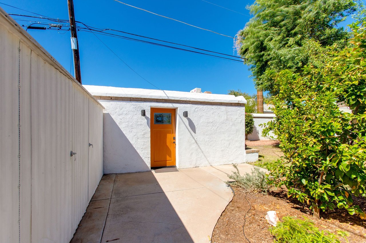 3508 N 62nd Pl - For Lease