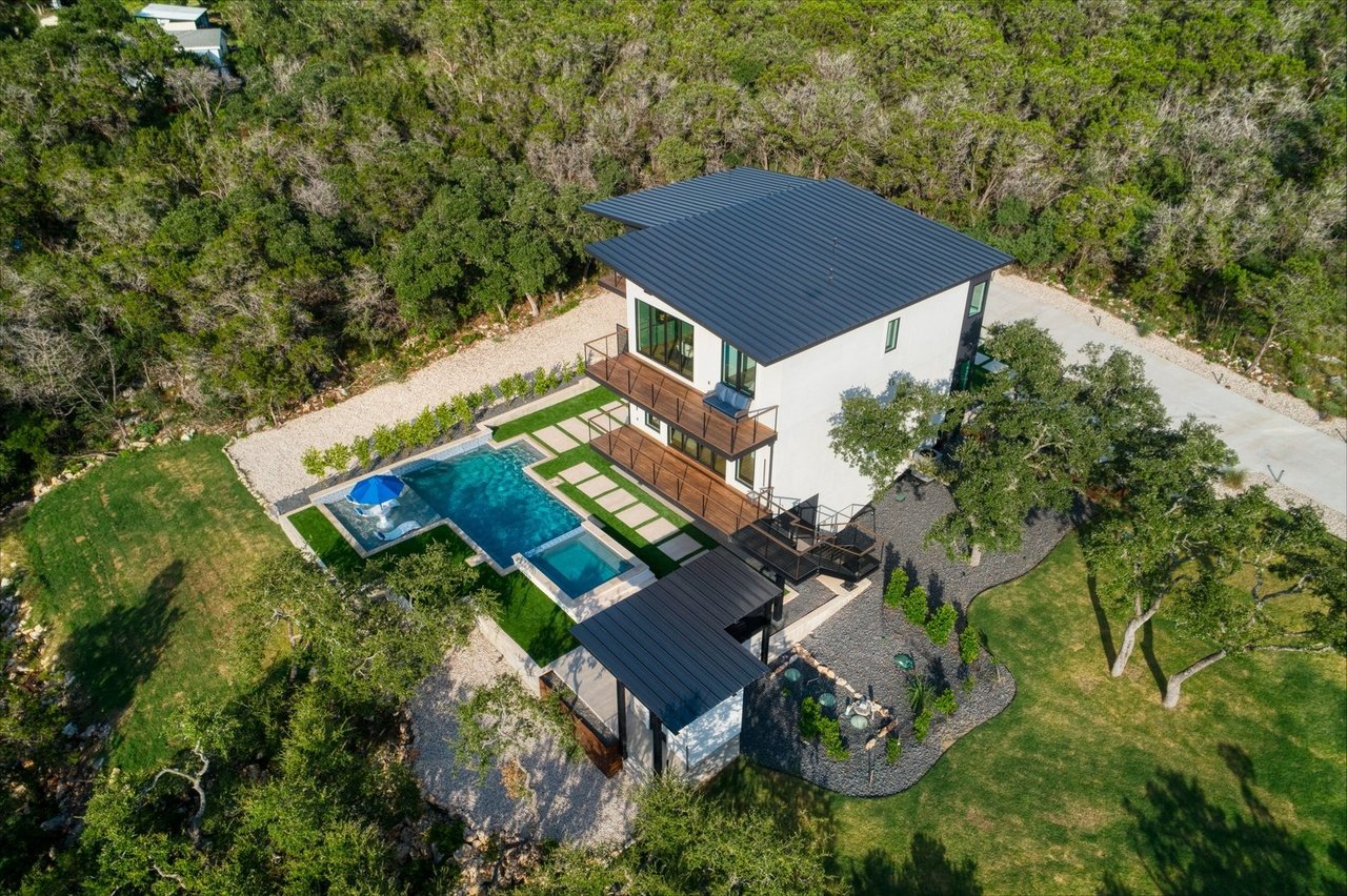 Luxxis Design 1104 Summit