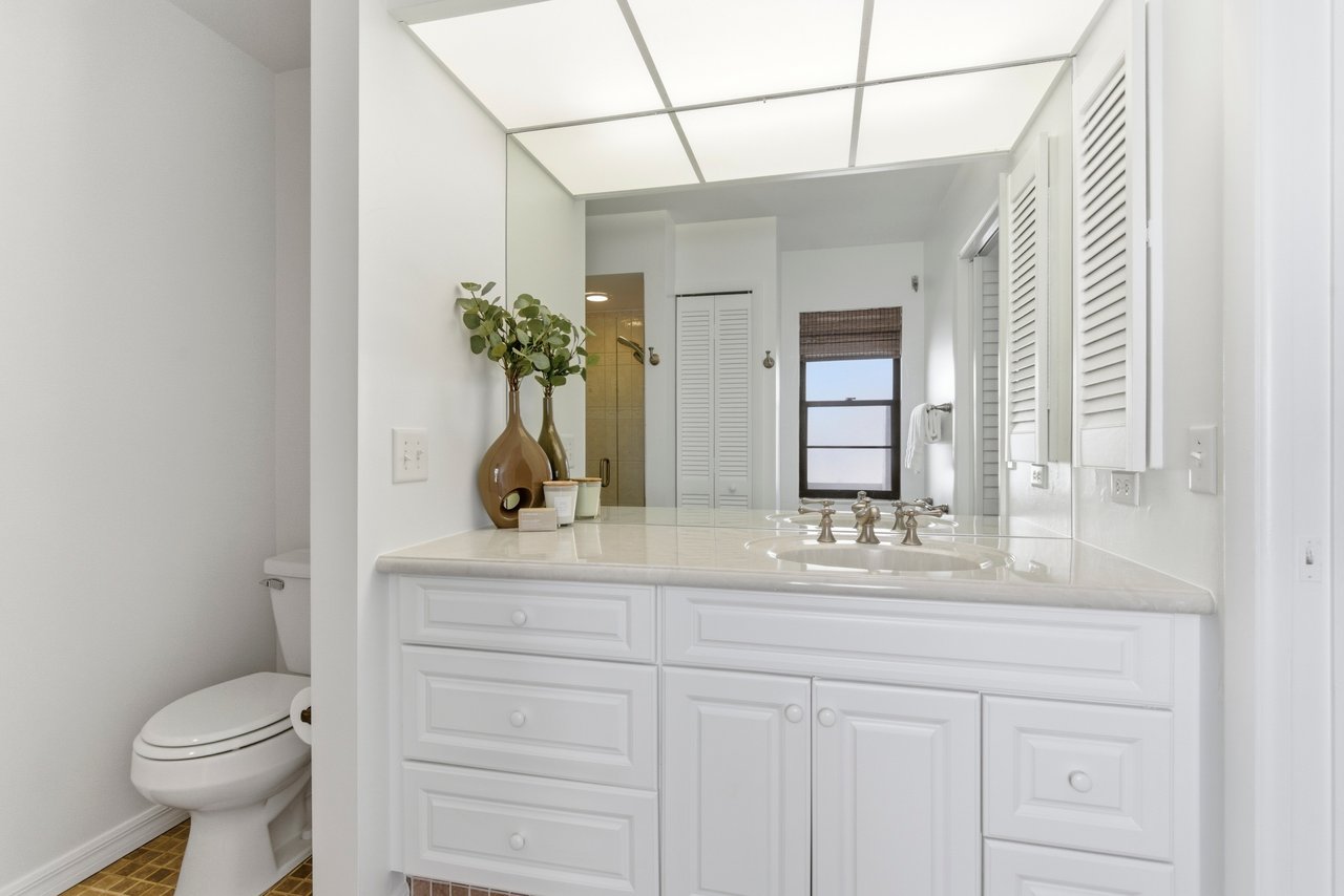 19184 Pine Run Ln - Three Oaks