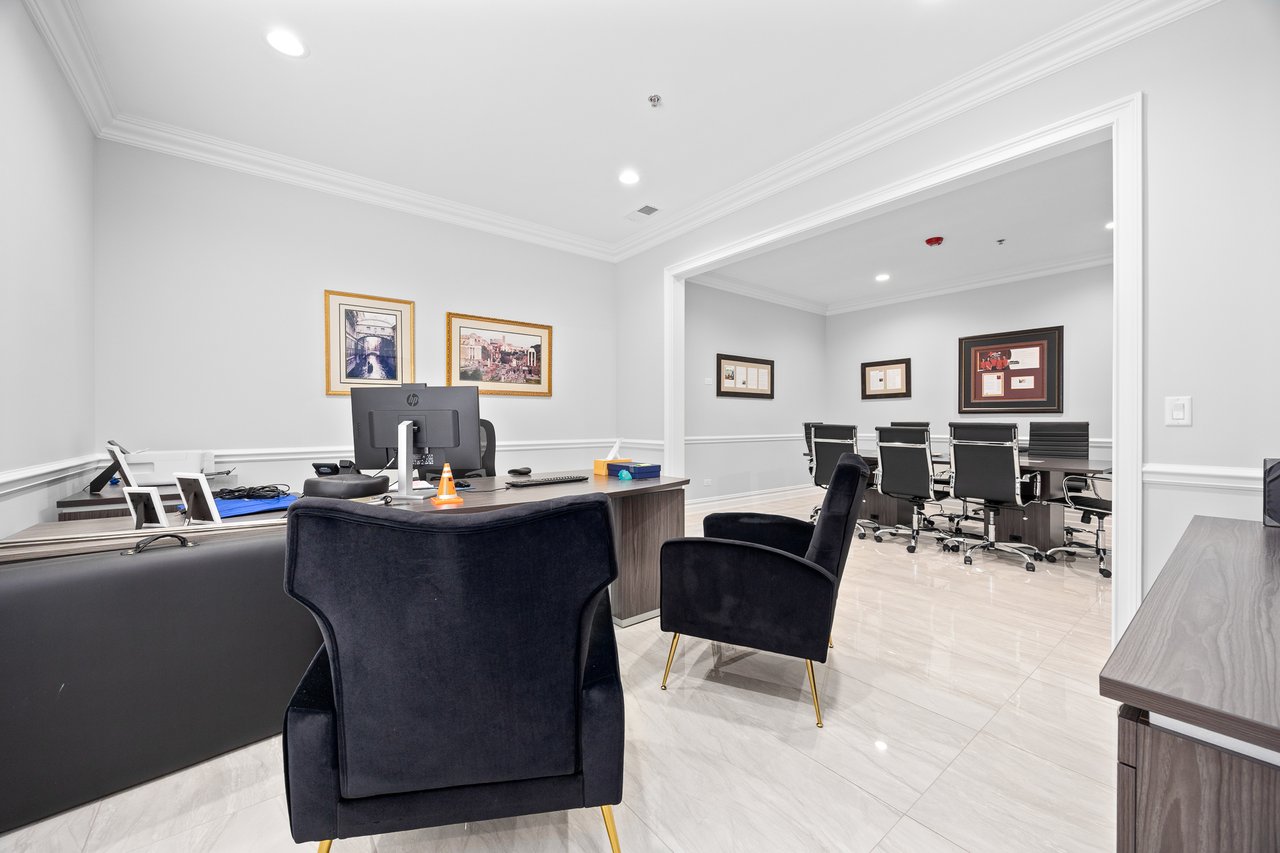 2005 S Bloomingdale Road Unit: G
