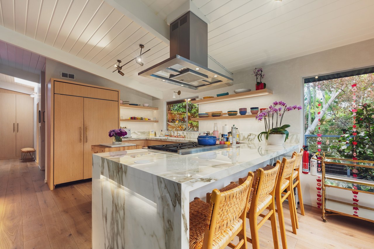 295 Mabery Rd, Santa Monica