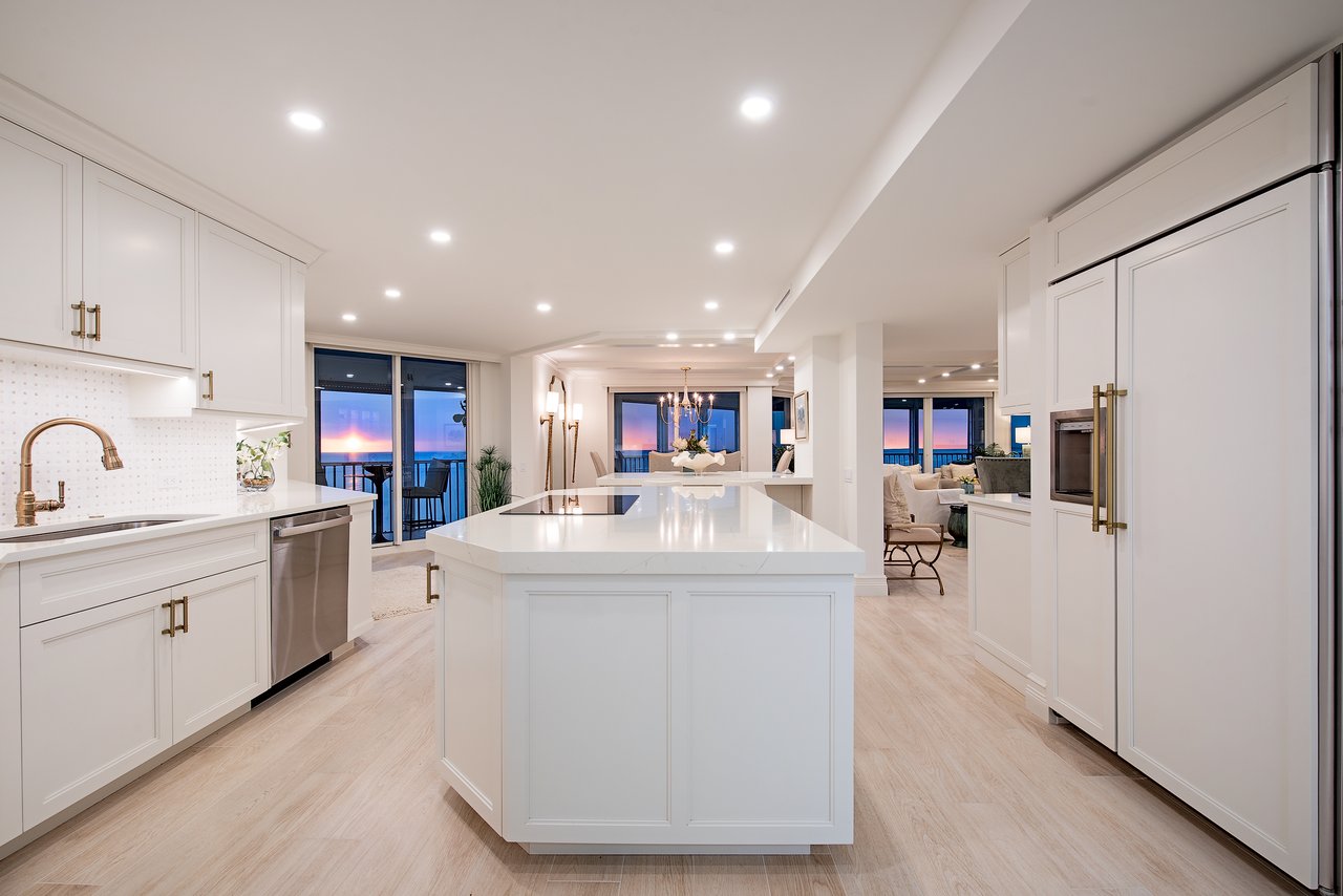 4401 Gulf Shore BLVD N 1001