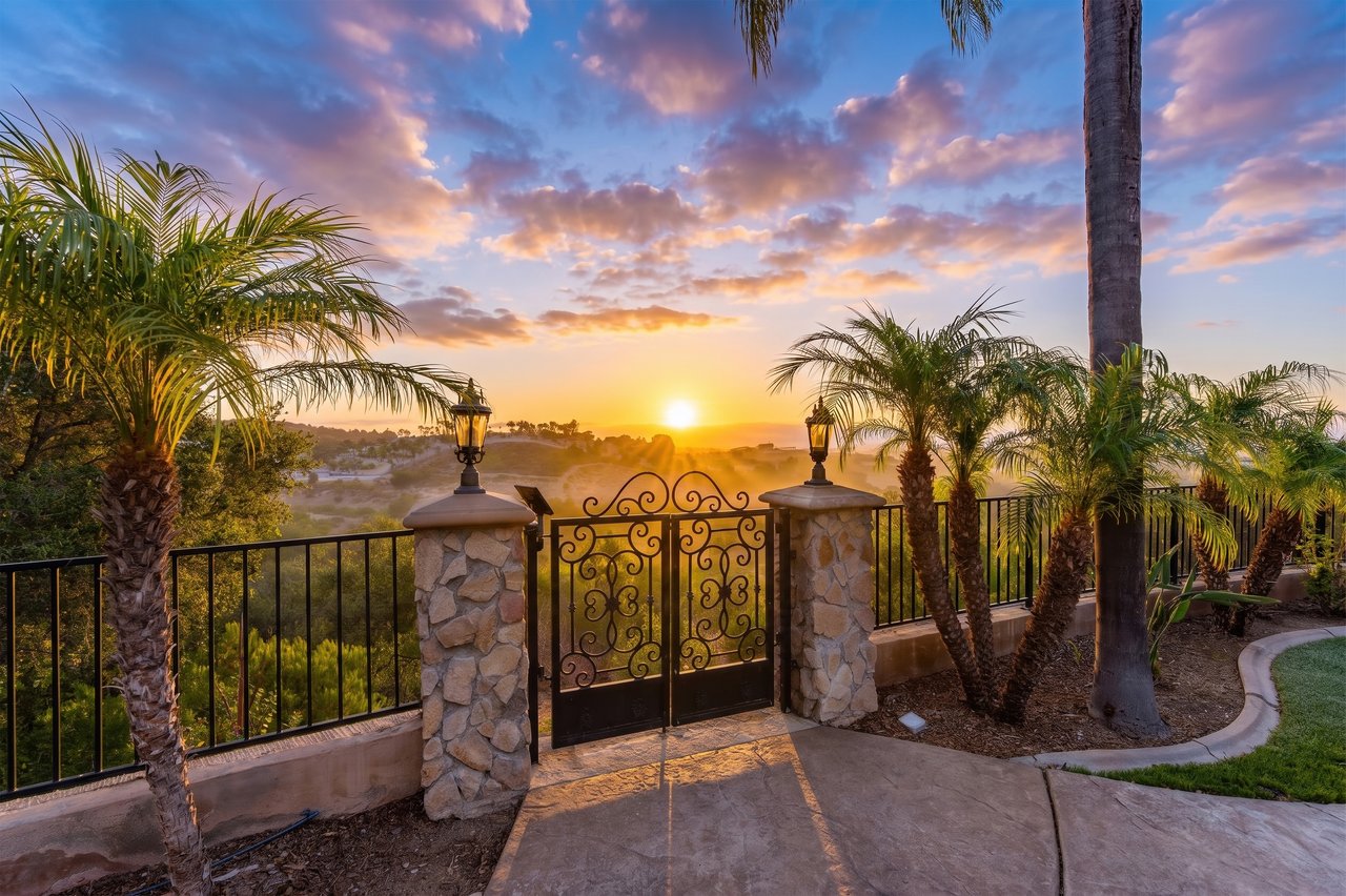 21128 Via Los Laureles