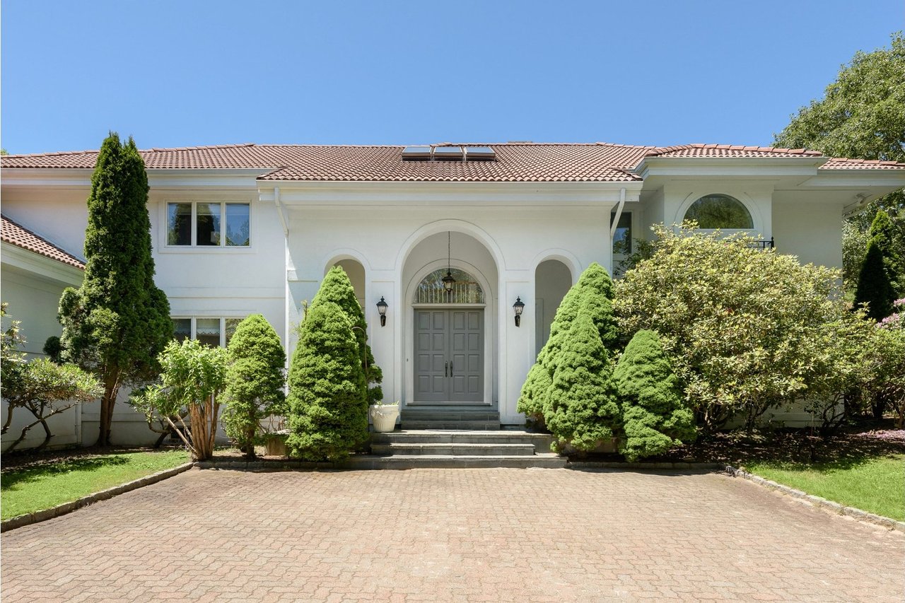 Ideally Situated House (Summer Rental)