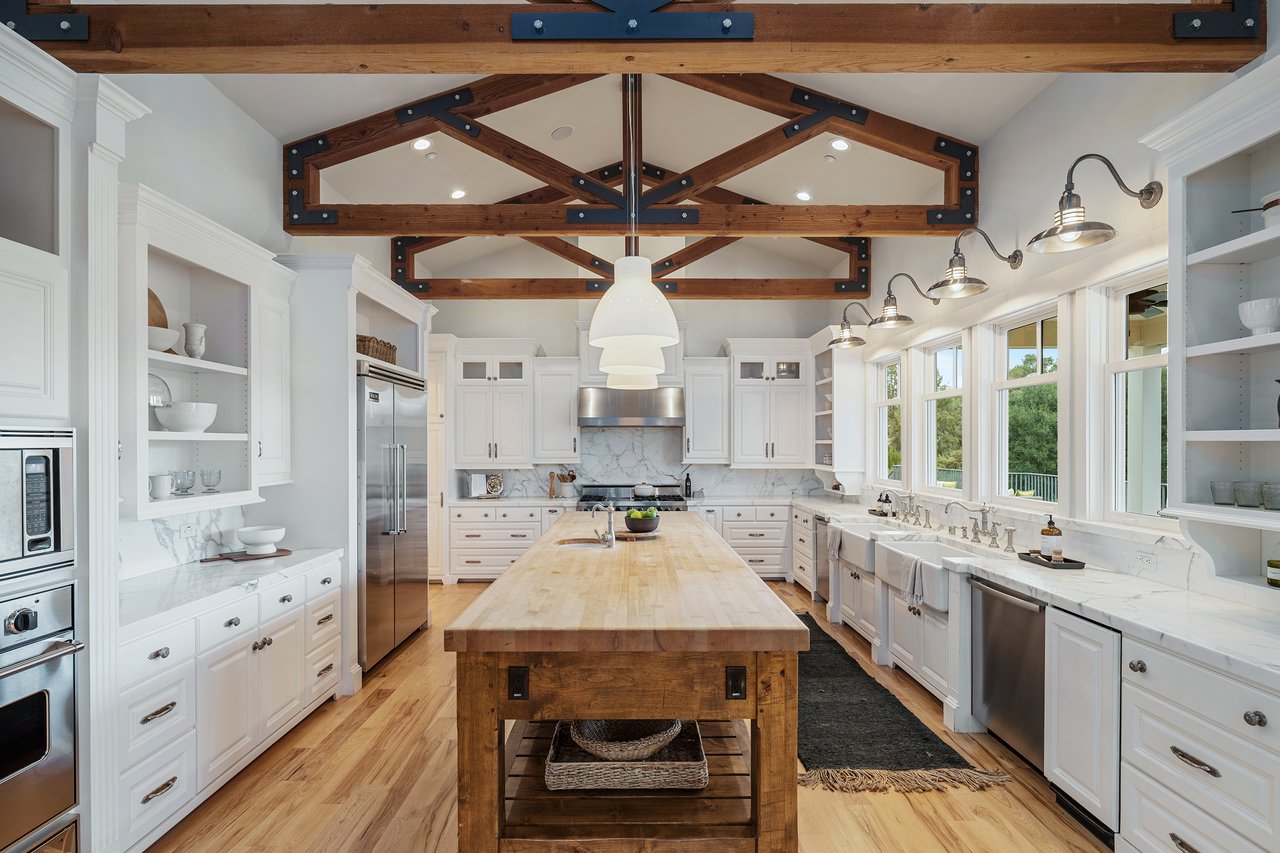 1239 Sobre Vista Drive