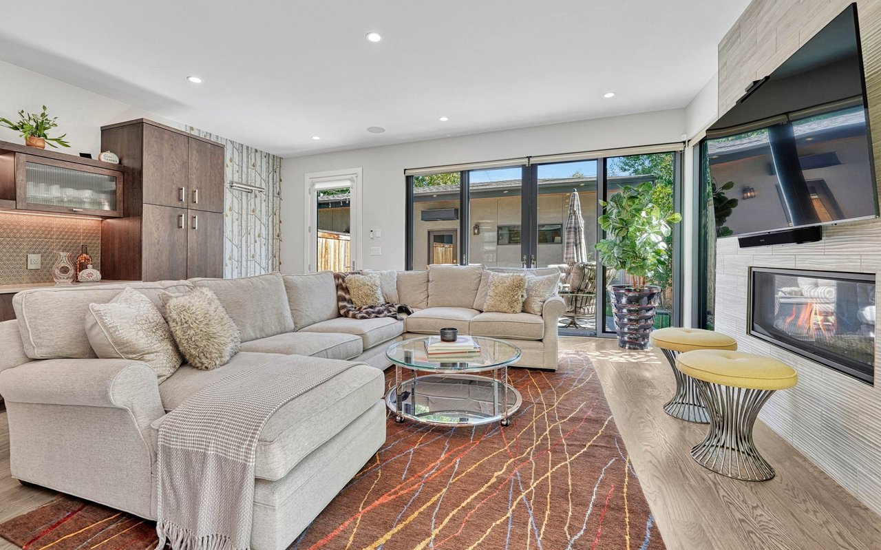 Just Listed: Welcome to the Epitome of Modern Luxury Living in the Heart of Denver’s Coveted Hilltop Neighborhood!