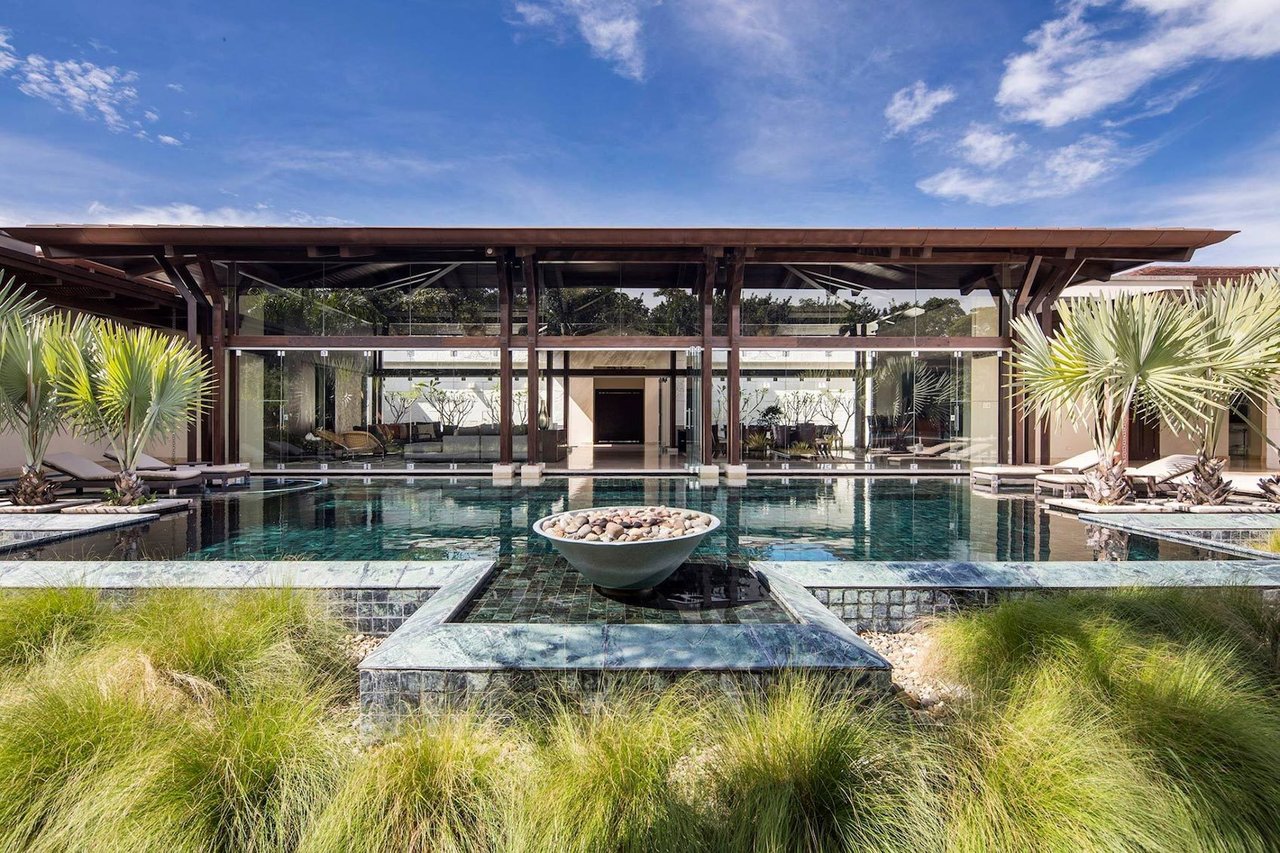 Tropical Single Story Estate, Santa Ana, San Jose