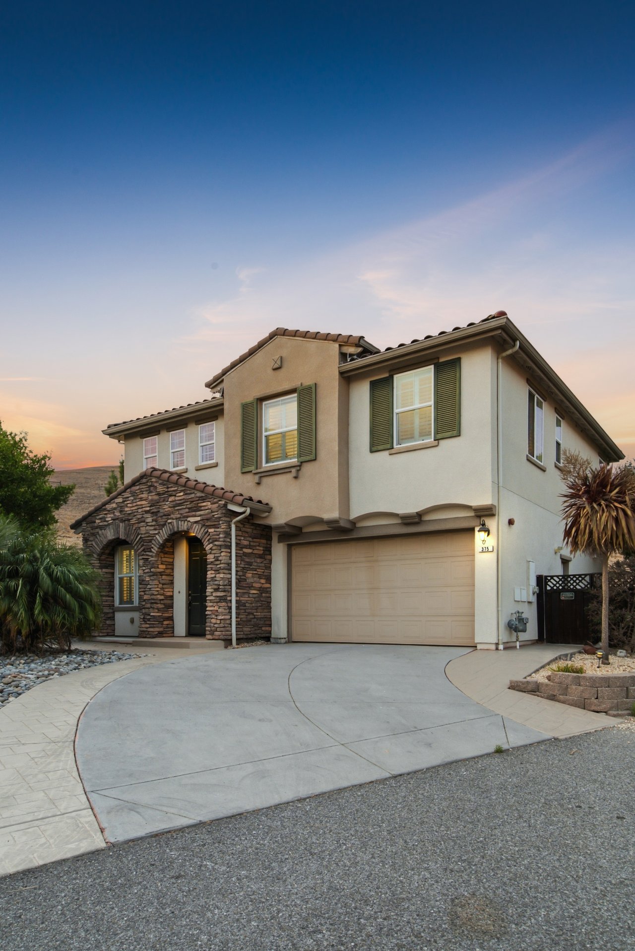 375 Longhill CT