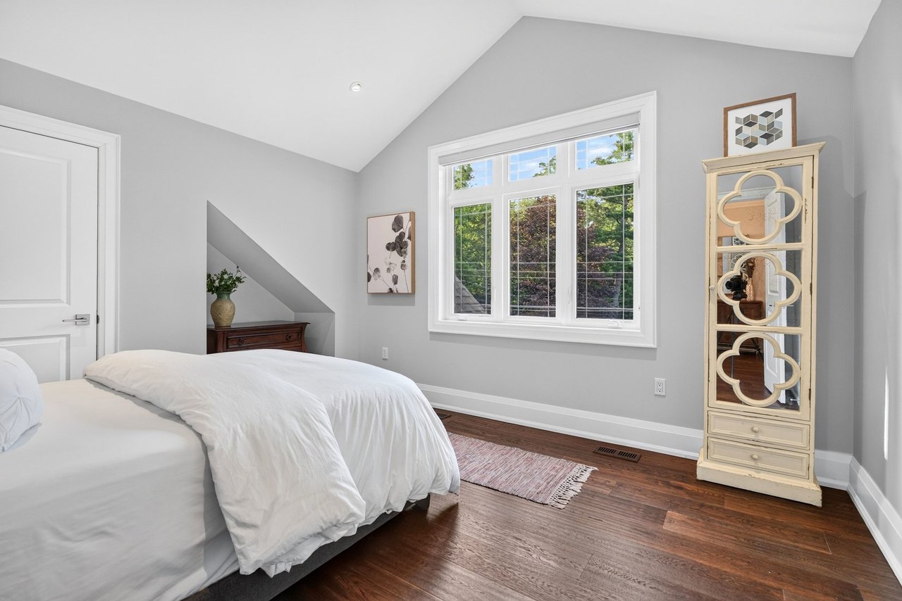 Luxury Custom Bungaloft
