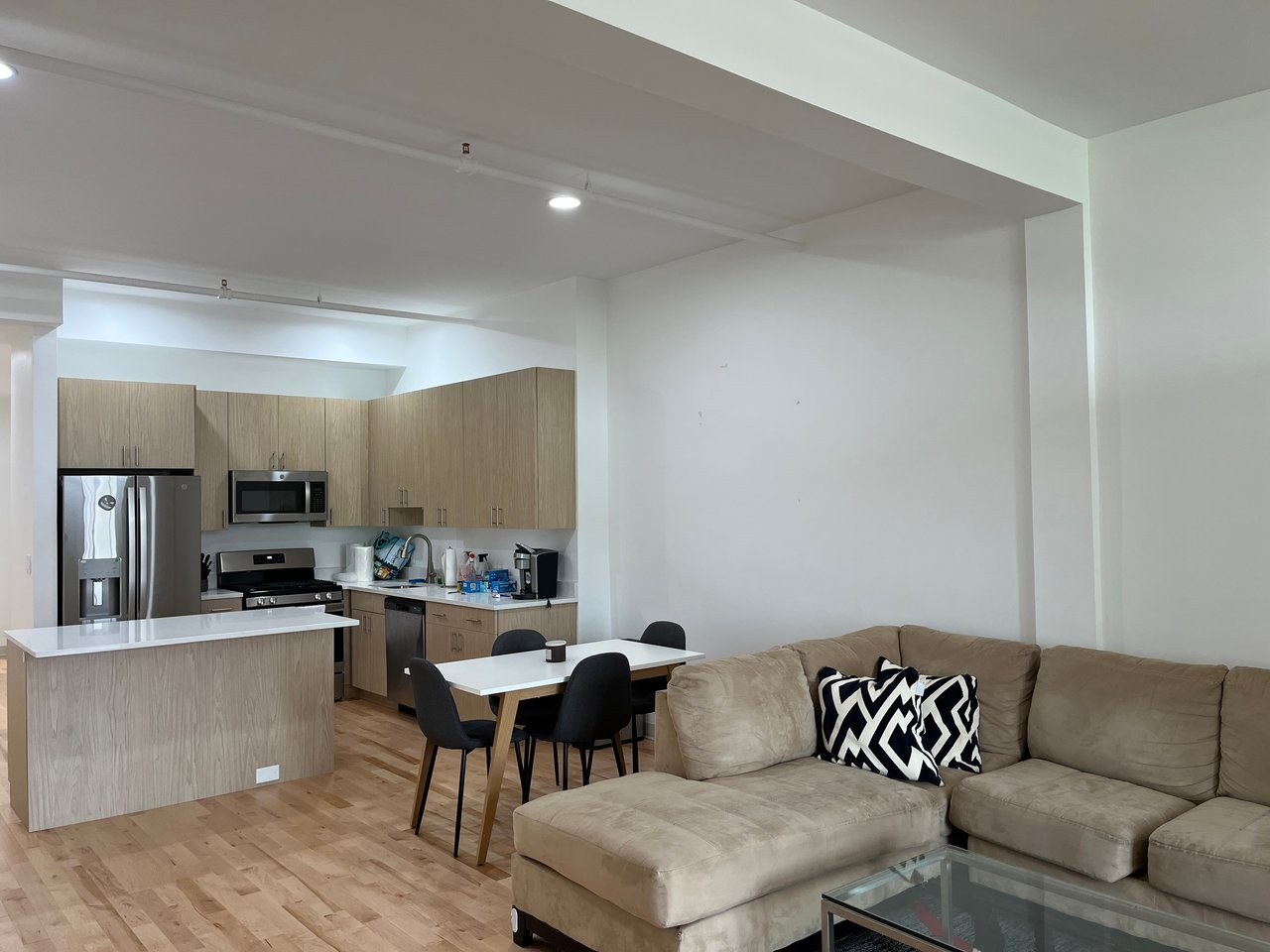 Northampton Street - One bed one back with laundry, roof deck, elevator and Parking! 