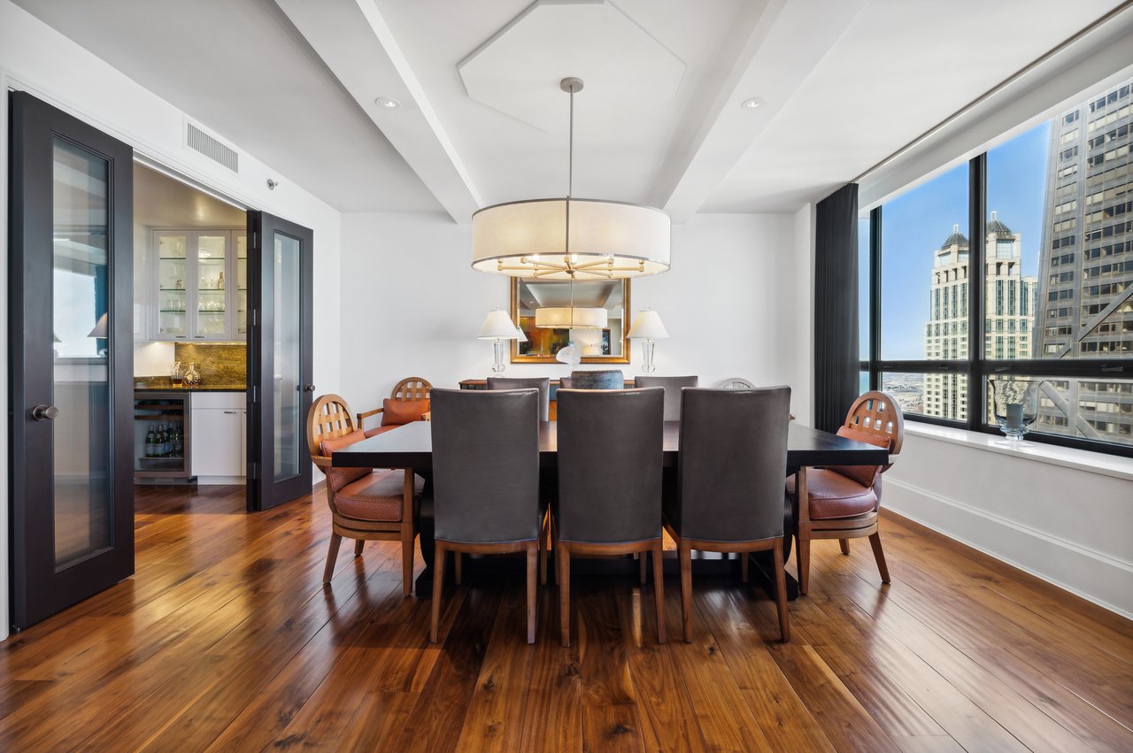 180 East Pearson Unit: 5902