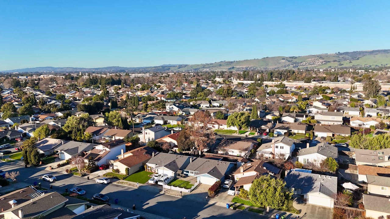 32490 Lake Temescal Ln