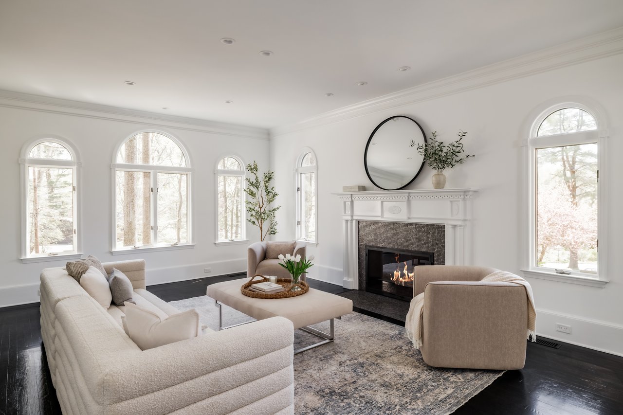 9200 Holly Oak Drive