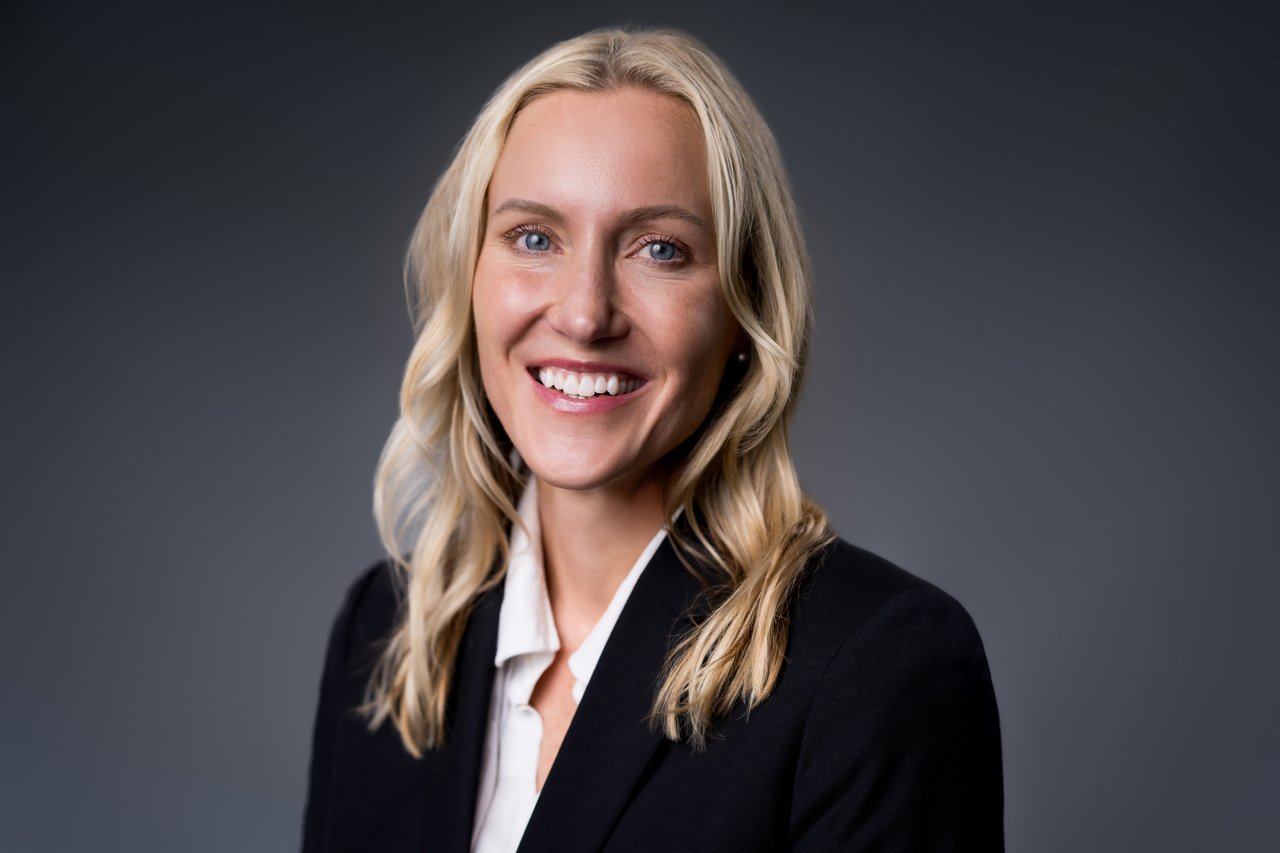 Amber Dennis Wheaton, IL Real Estate Agent Headshot