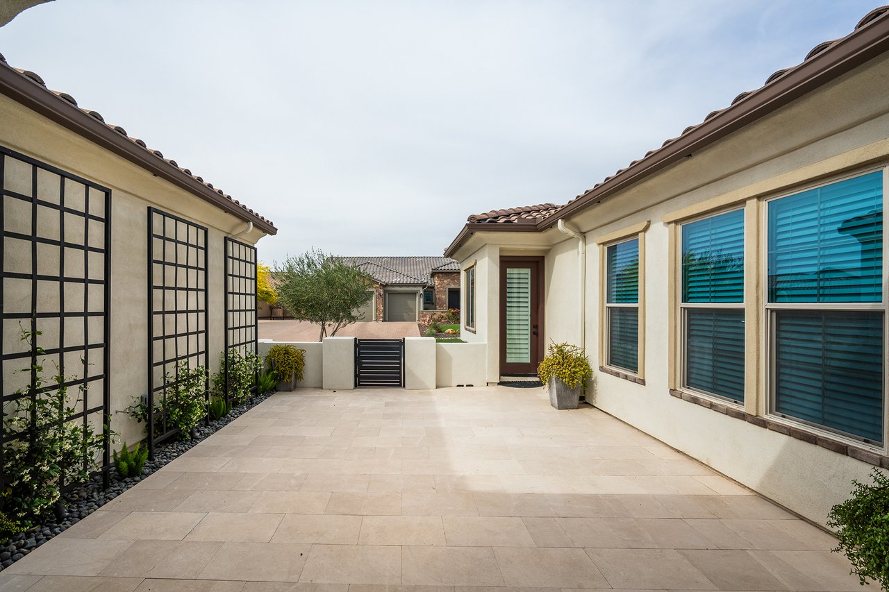 5537 E VIA CABALLO BLANCO