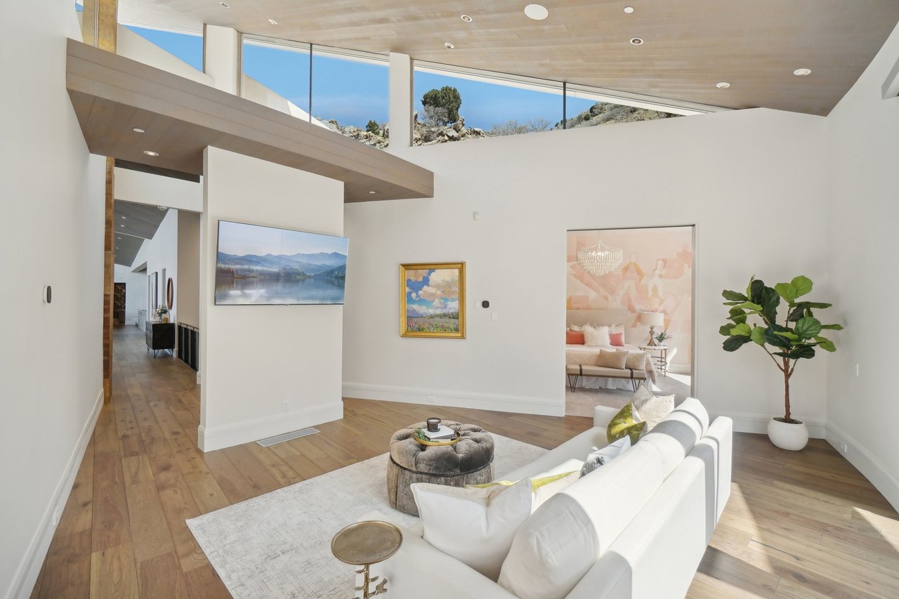 4141 E Canyon Estate Dr