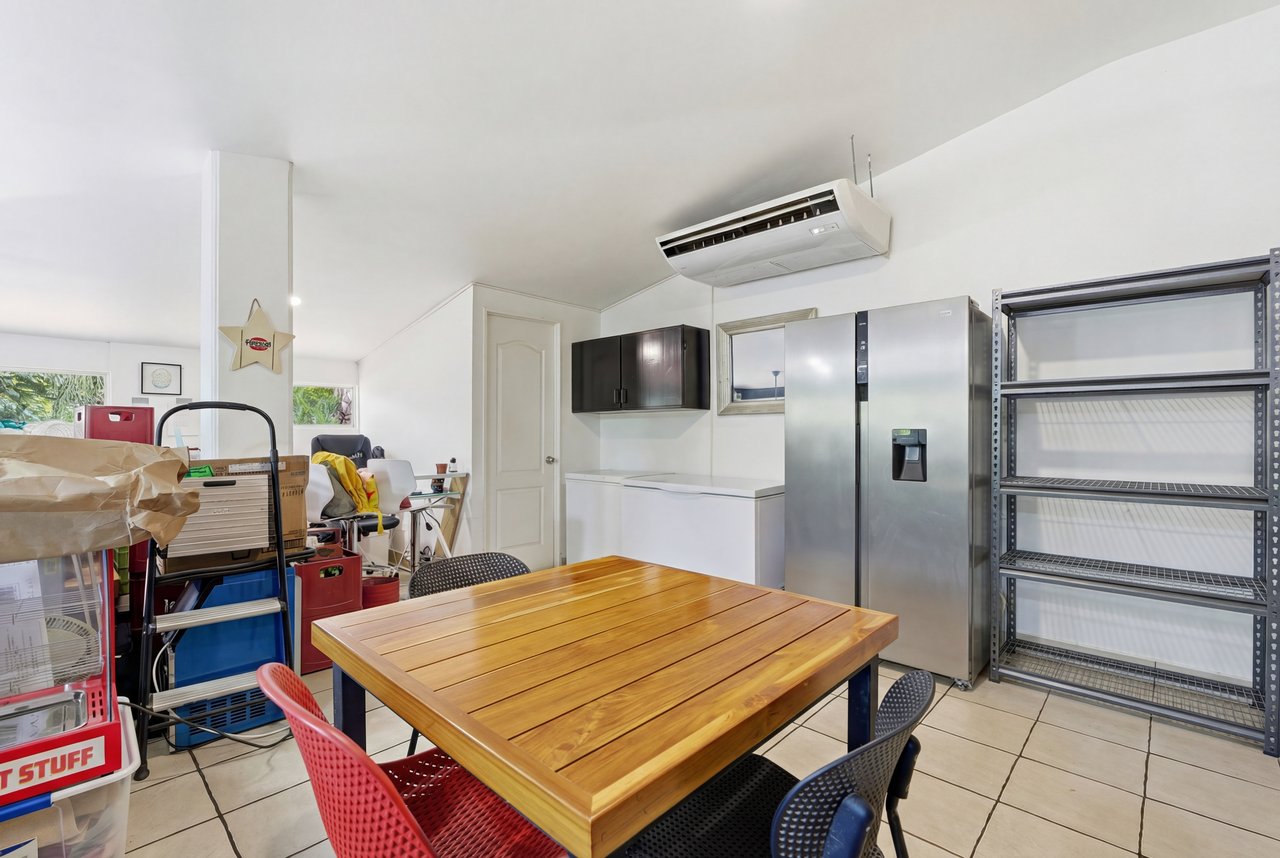 Reparito House | Turnkey Restaurant & Commercial Property for Sale