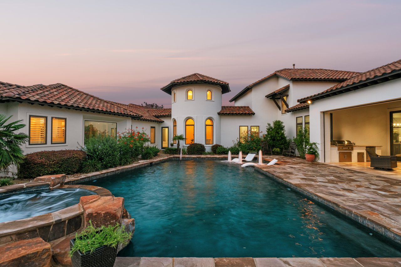 Discover Huntington at Shavano Park: San Antonio Luxury Homes & Gated Community Living