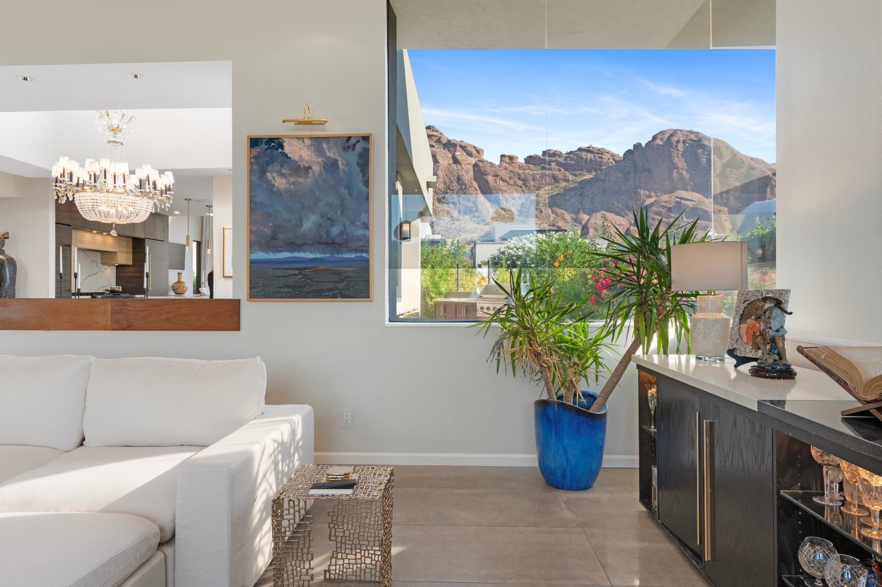 5905 N ECHO CANYON Lane