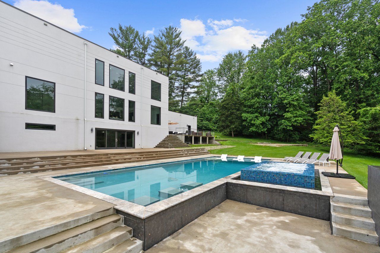 9100 Mill Pond Valley Dr