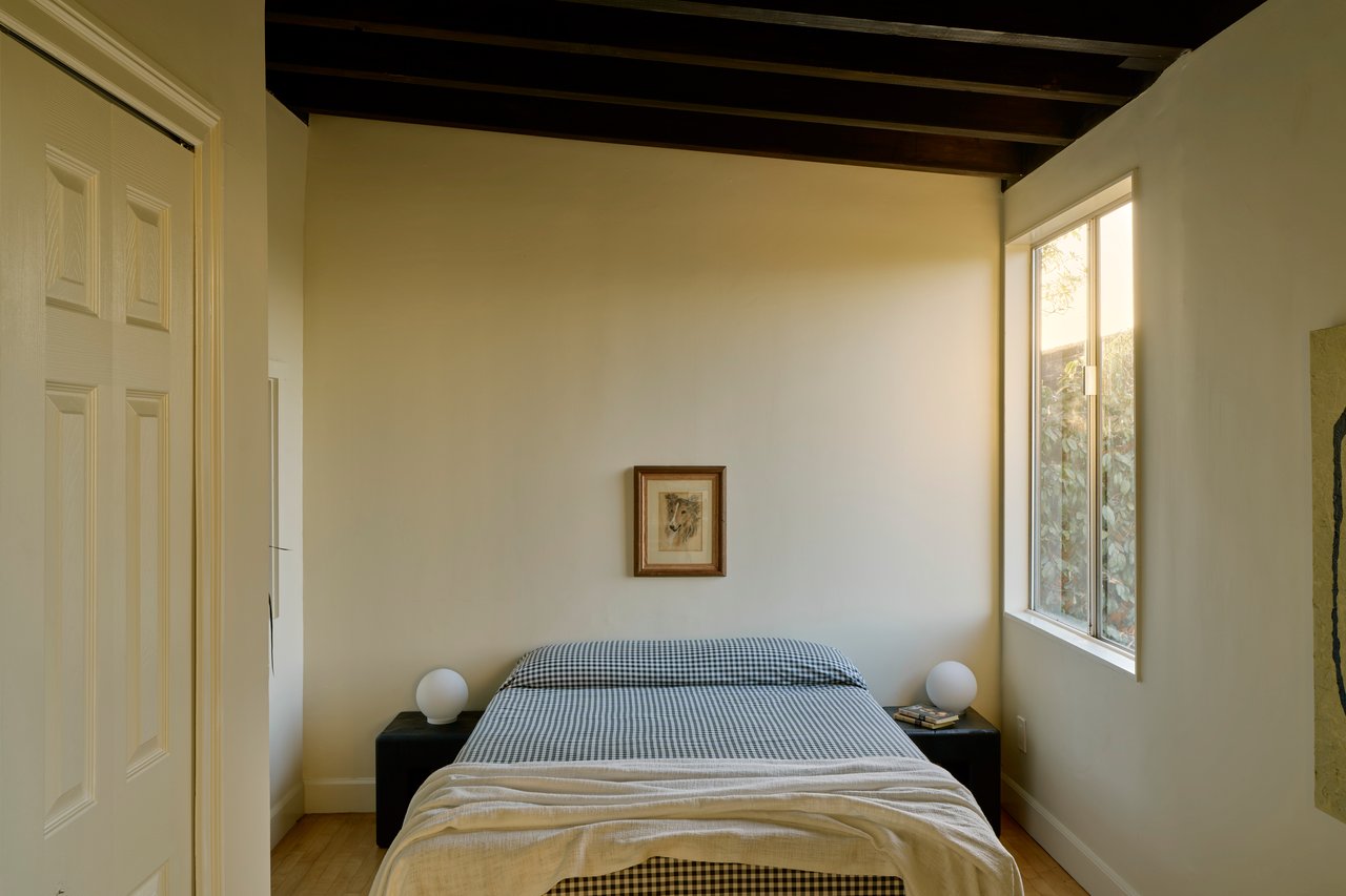 11764 Laurelcrest Drive in Studio City