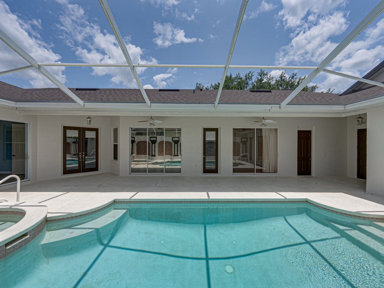 12333 WOODLANDS CIR