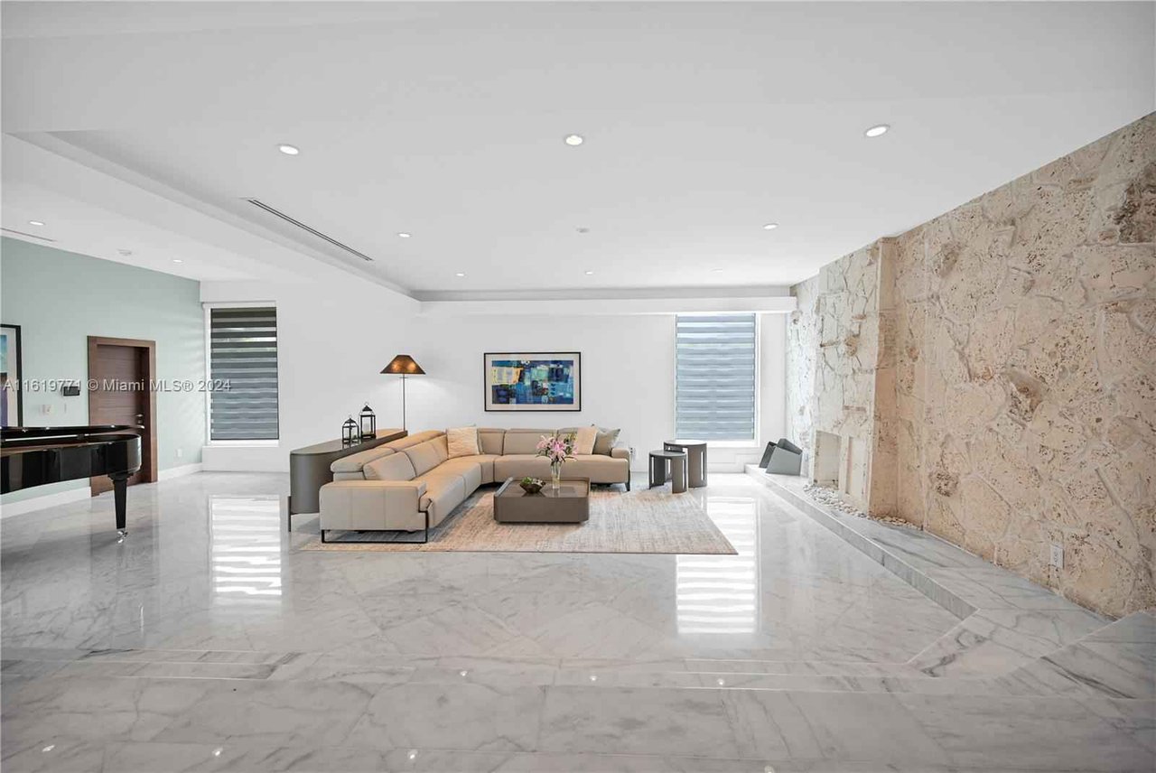 1251 Kane Concourse