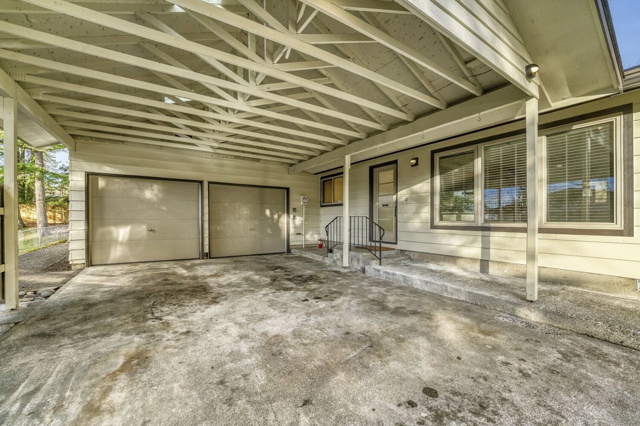 9632 S 216th St, Kent, WA 98031