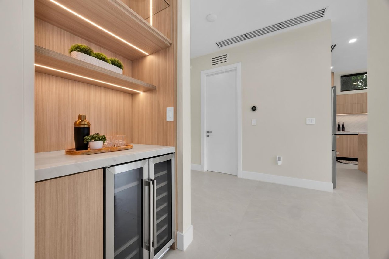 Sophisticated New Construction in the Heart of Miami