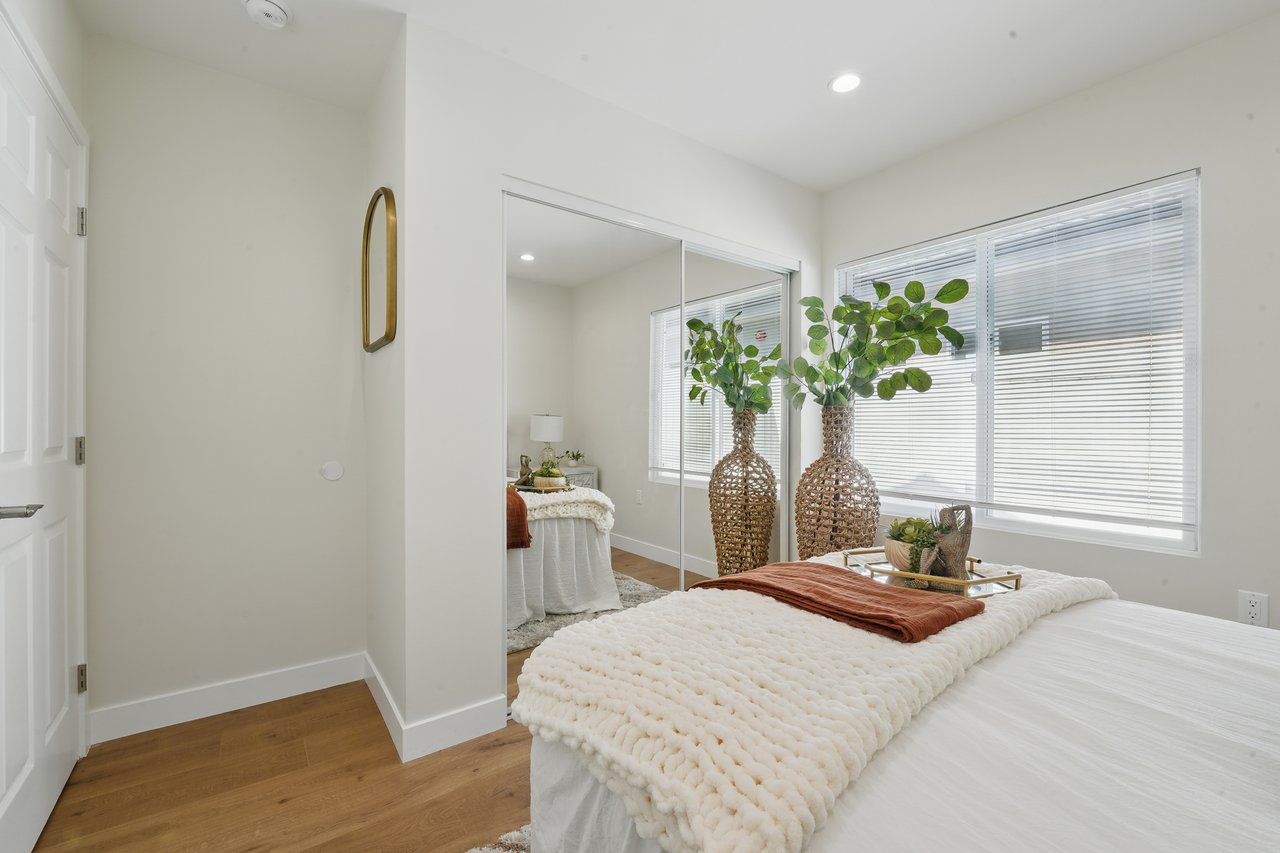 4 Units in North Hollywood